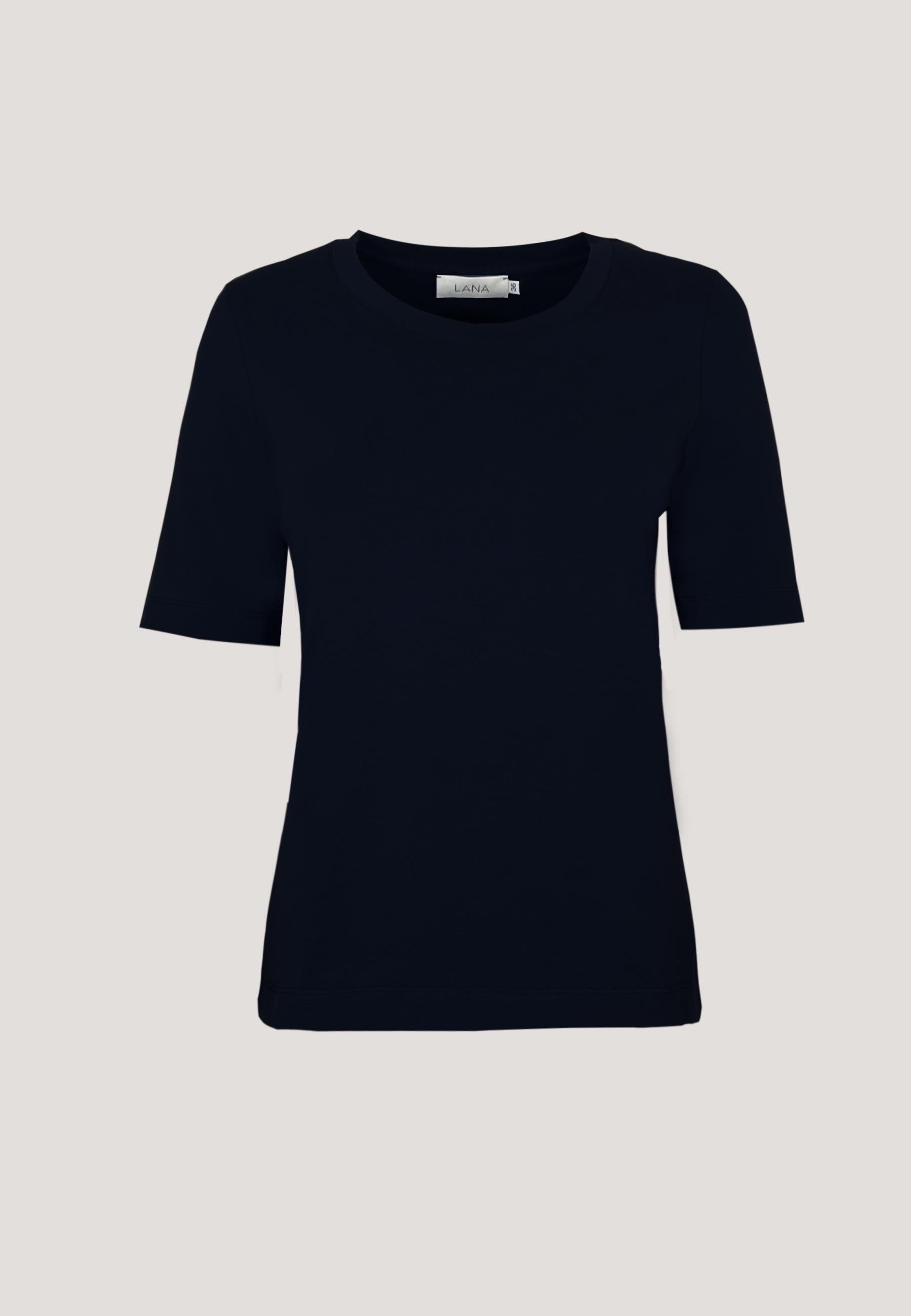 Shirt, Modell Vinnie in tiefem Schwarz mit halblangen Ärmeln und schmaler Passform aus weichem Stoff