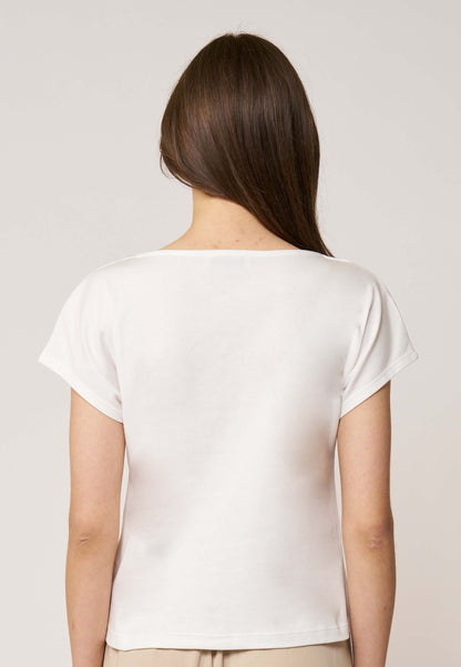 Shirt, Modell Edda in reinem Weiß mit kurzem Ärmel und legerem Schnitt für unkomplizierte Alltagslooks