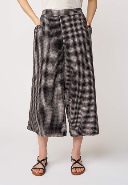 Hose, Modell Helena mit weiter Beinführung und feinem Karomuster, locker geschnitten für komfortablen Sitz und Stil