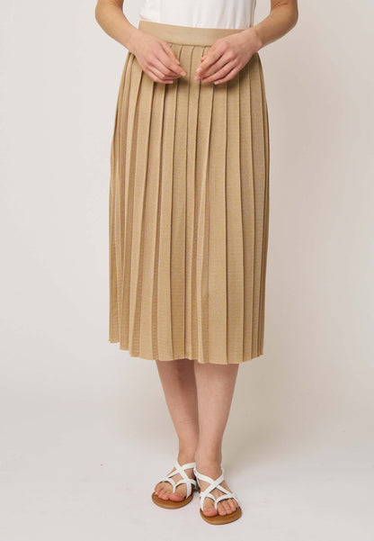 Rock, Modell Dajana in dezenter Beige-Nuance mit feinen Falten und mittellanger, fließender Passform für zeitlose Eleganz