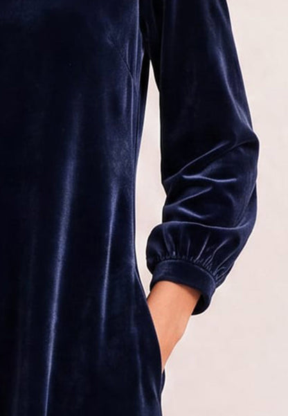 Samtkleid, Modell Isolde