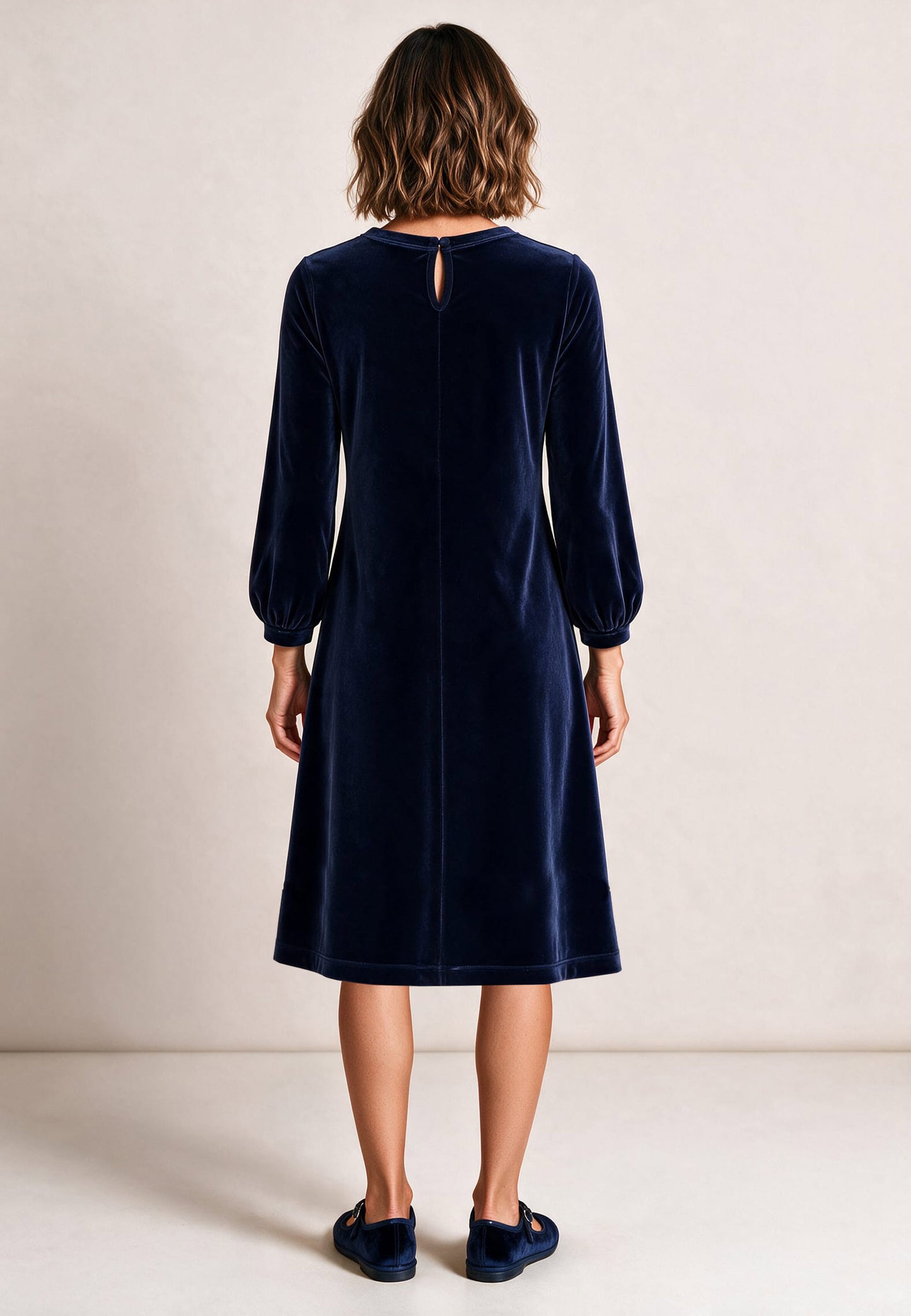 Samtkleid, Modell Isolde