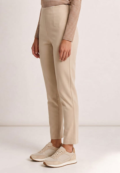 Hose, Modell Nola
