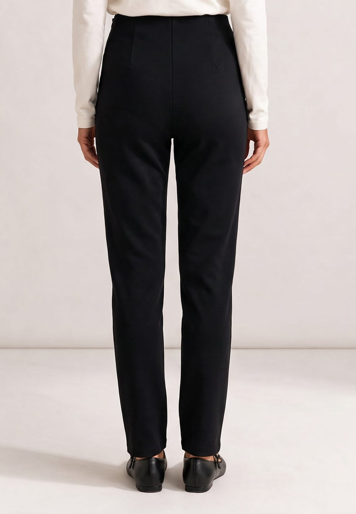 Hose, Modell Nola